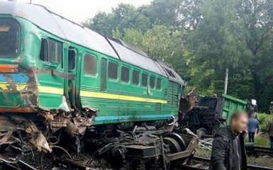 В Хмельницкой области столкнулись поезда, среди пострадавших есть дети: появились фото