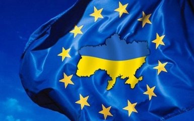 Порошенко заявив, коли українці з окупованого Криму та Донбасу зможуть скористатися безвізом
