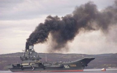 Іржавий авіаносець "великої країни": соцмережі ніяк не заспокояться через ганьбу Росії