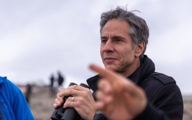 Глава Держдепу терміново летить на переговори до Меркель