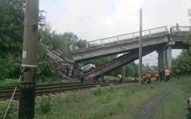 Боевики на Луганщине взорвали мост между Хрустальным и Луганском: опубликованы шокирующие фото