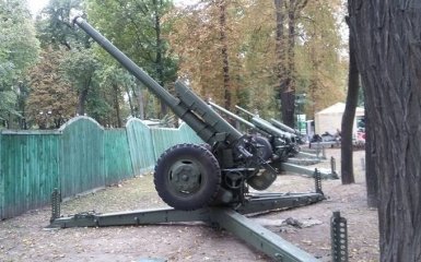 Киевлян в соцсетях взбудоражили загадочные взрывы