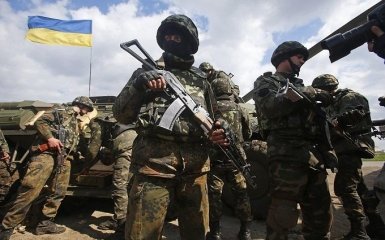Насипають сепарам: з'явилося відео з епіцентру бою на Донбасі