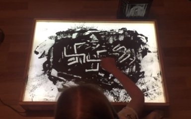 Бандеровцы подкупили: российская девочка с прахом ветерана взбудоражила соцсети