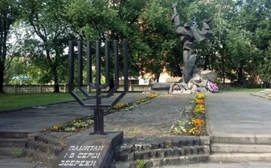 Во Львове осквернили мемориал жертвам еврейского гетто: появились фото
