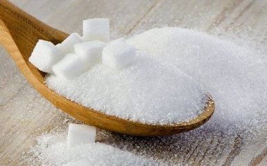 Втрачається основний ринок збуту: в одній з країн заборонили український цукор