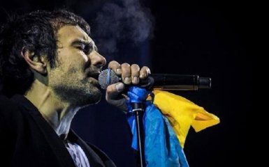 Известный певец жестко прошелся по украинским политикам