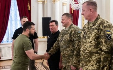 Зеленский и Залужный поздравили украинцев с Днем защитников и защитниц
