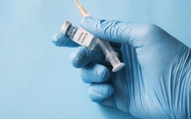 Эксперты оценили необходимость и мощность третьей прививки от COVID-19