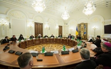 Порошенко решил поддержать армию духовно: опубликовано видео