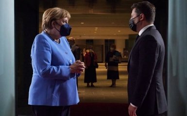 Названа реальная цель срочного визита Меркель в Киев