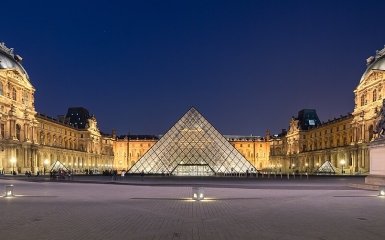Лувр закрився для відвідувачів через терористичну загрозу