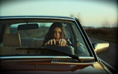 KAZKA зворушила прем'єрою кліпу "Автовідповідач" у стилі роуд-муві