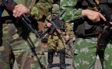 На Донбасі п'яний ватажок бойовиків накинувся на місцевих жителів: двоє поранених