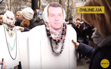 Под ГПУ принесли "бриллиантовых прокуроров" из пенопласта: опубликовано видео