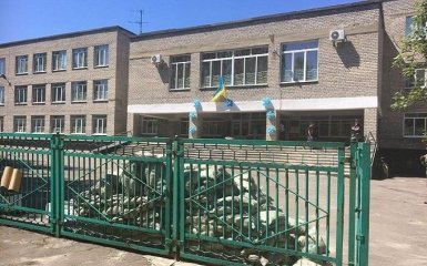 Боевики обстреляли больницу в Красногоровке, ранена женщина