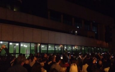 Концерт "Океана Эльзы" в Мариуполе: появилось видео с Вакарчуком на балконе