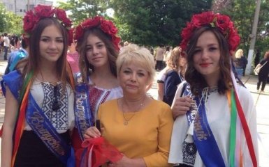 Украинские выпускницы в Крыму: в сети появились фото смелых девушек