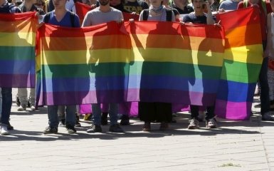 Відбувається щось страшне: соцмережі шоковані полюванням на геїв в Чечні