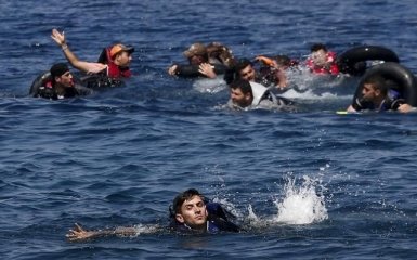 Біля берегів Туреччини затонуло два човни з мігрантами