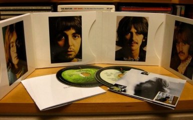 Рукописный текст известной песни The Beatles ушел с молотка за рекордную сумму