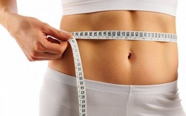 Дослідники розповіли, як проста вода може допомогти схуднути