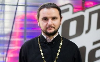 Поющий священник рассказал, что его заставило прийти на "Голос країни"