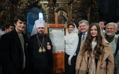 Мы разорвали последние путы, которые связывали нас с Россией: Порошенко поздравил украинцев с Рождеством