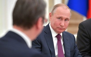 Еще один президент собрался к Путину за помощью: названы причины