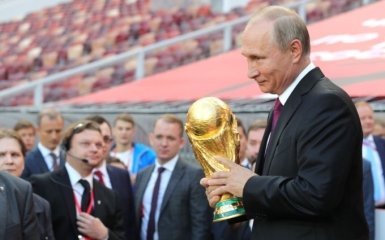 Расследование ФБР: Путин признал, что российский олигарх "купил" ЧМ-2018 у президента ФИФА