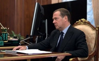 Медведев сравнил Бундестаг с нацистами из-за решения предоставить оружие Украине