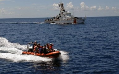 Нелегали на човнах атакують Британію: у Лондоні шоковані новою тактикою мігрантів