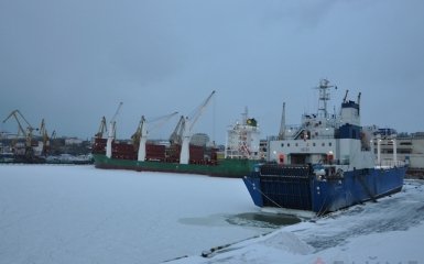 Из-за непогоды в Одессе закрыли часть морских портов