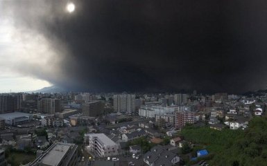 Японію накрило потужне виверження вулкана Сакурадзіма: в мережі публікують моторошні фото і відео