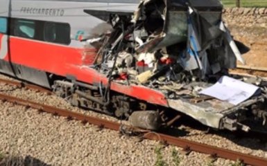 В Бельгии столкнулись поезда, есть погибшие и десятки раненых: видео с места аварии