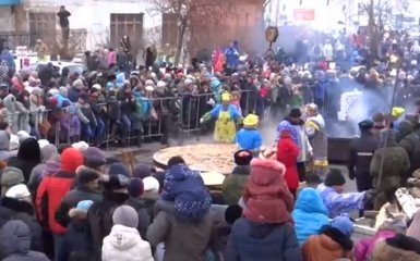 У Москві творців велетенського млинця спіткала невдача: опубліковано відео