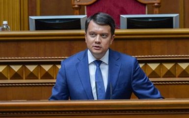 Разумков натякнув на примусові відставки у Кабміні