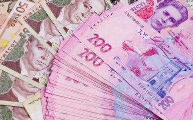 В Украине снова упал курс гривни