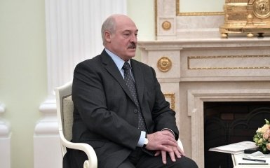День рождения Лукашенко - активисты поздравили политика унизительным подарком
