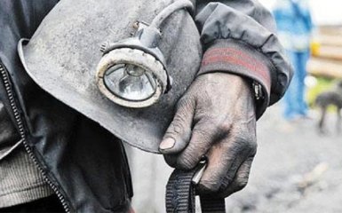 На Дніпропетровщині 440 шахтарів під землею вимагають підвищення зарплат