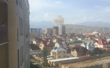 Возле посольства Китая в столице Киргизии прогремел мощный взрыв: появились фото