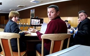 Хакеры заставили главарей оккупантов в Крыму слушать гимн Украины: появились видео