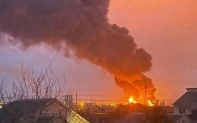В Краснодаре - пожар на подстанции "Южная". Центр города остался без света и связи