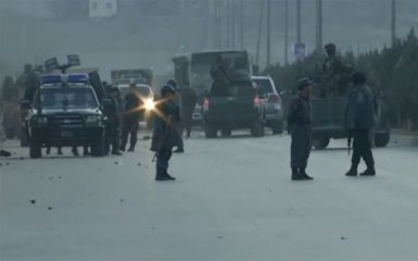 Жертвами серии терактов в Афганистане стали десятки людей: появились видео