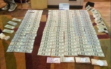 В долг взял: соцсети возмутило фото накоплений судьи-взяточника