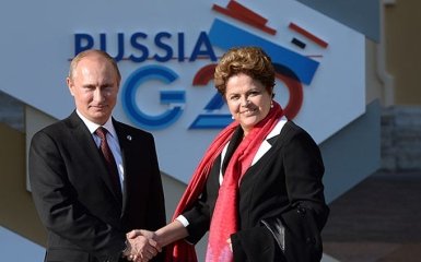 В Бразилии принято решение по импичменту президента: ей уже вспомнили дружбу с Путиным