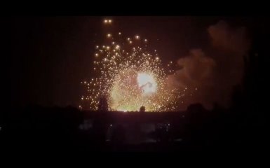 ЗСУ влучили в російський склад з боєприпасами в Новій Каховці на Херсонщині — відео