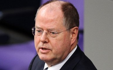 В Германии бывший соперник Меркель начал карьеру комика