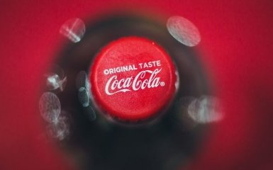 Coca-Cola оголосила про перехід на пляшки з переробленого пластику