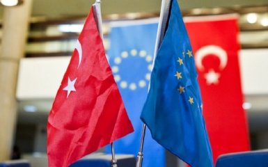 Меркель закликала терміново реалізувати угоду ЄС-Туреччина